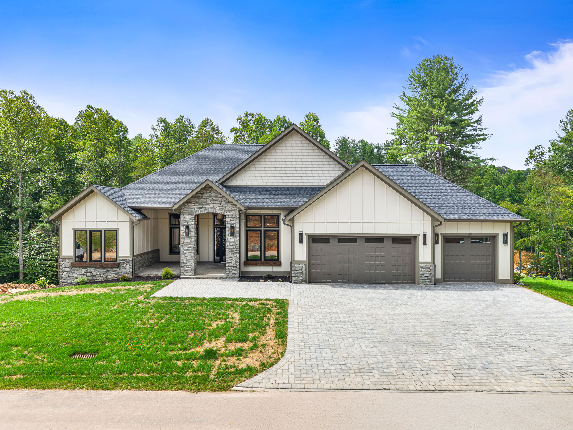 184 Sunridge Ave #17, Horse Shoe, NC 28742. Big Hills at Horse Shoe New Houses in Asheville, North Carolina